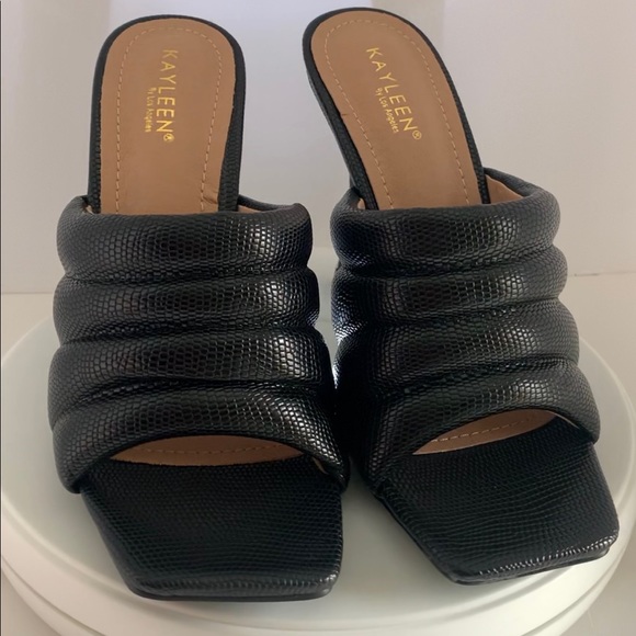 Mules - Picture 2 of 2